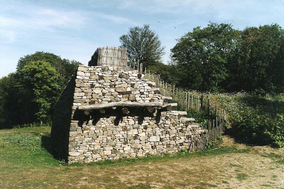 Mur Gaulois de Bibracte. Crédit photo : Jochen Jahnke