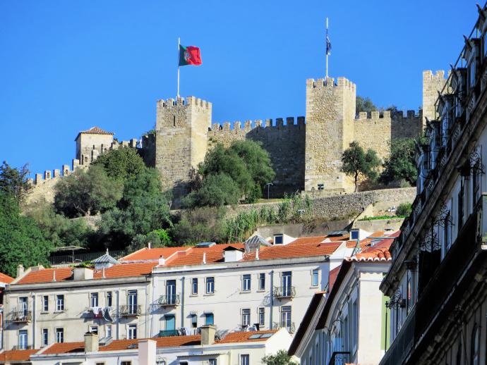 Le Château de Sao Jorge sur les hauteurs de Lisbonne