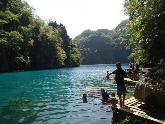 Kayangan Lake